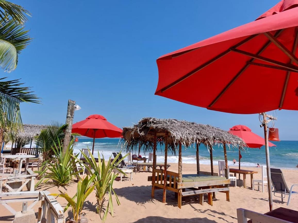 Blue Horizon Beach Hotel Tangalle Exterior photo