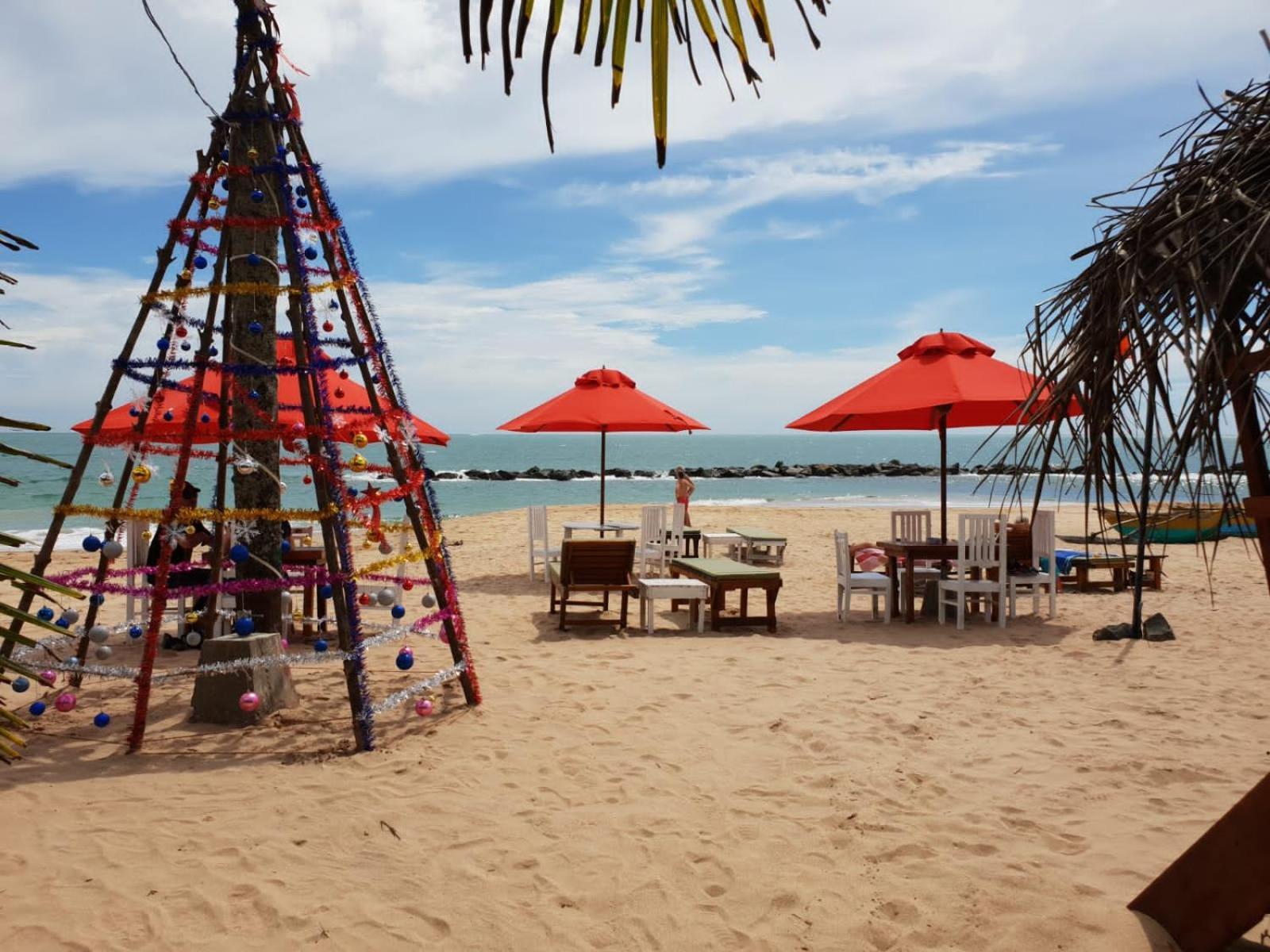 Blue Horizon Beach Hotel Tangalle Exterior photo