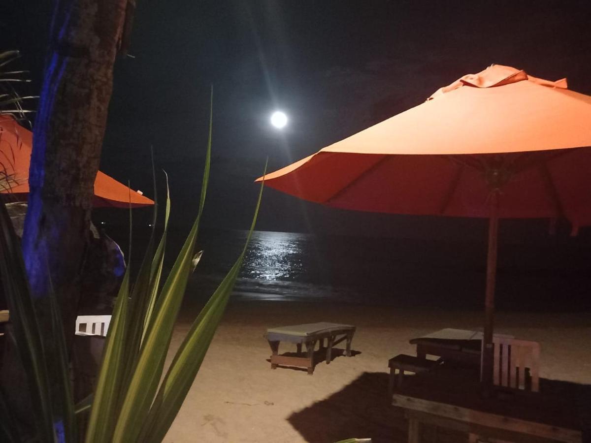 Blue Horizon Beach Hotel Tangalle Exterior photo