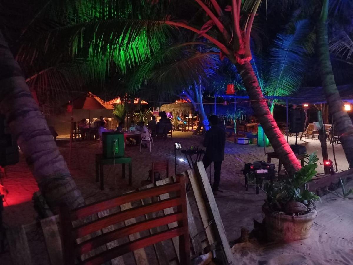 Blue Horizon Beach Hotel Tangalle Exterior photo