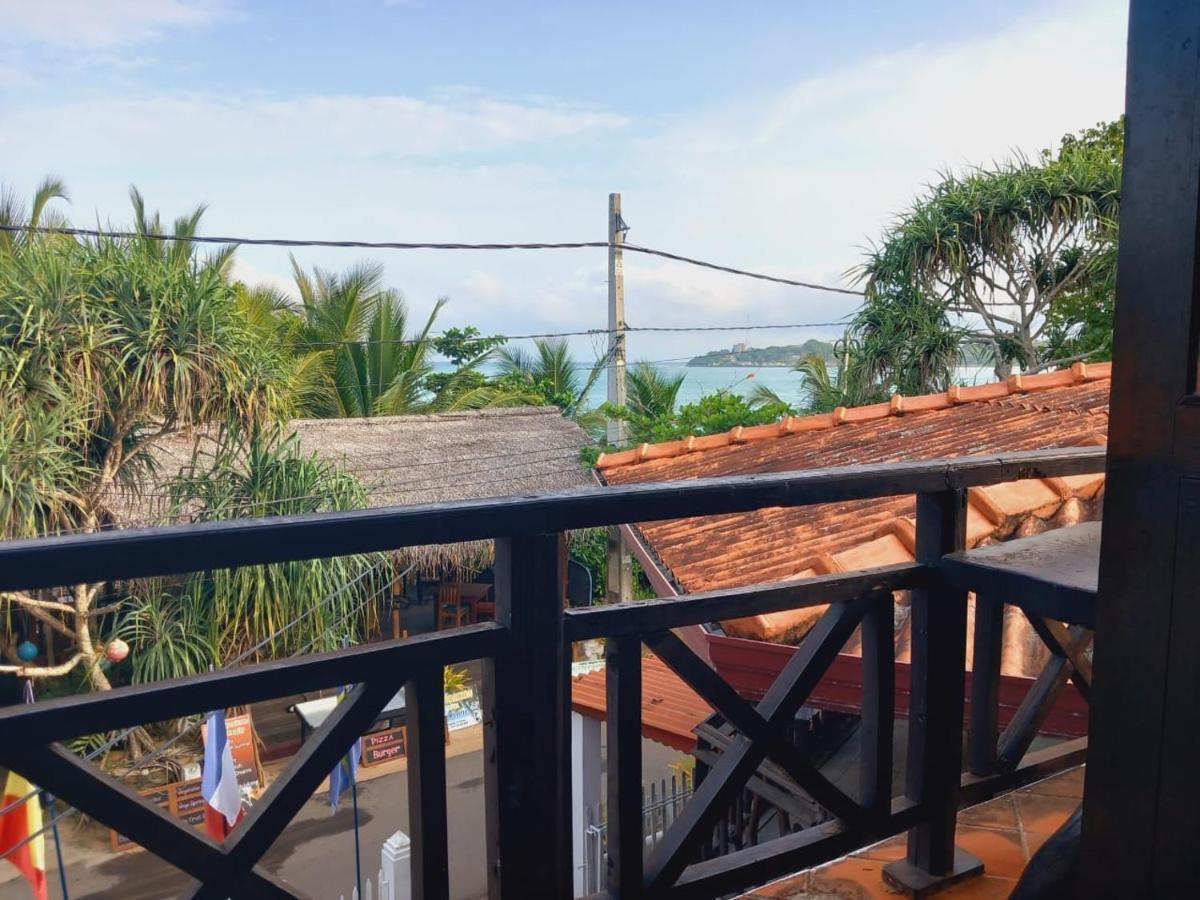 Blue Horizon Beach Hotel Tangalle Exterior photo