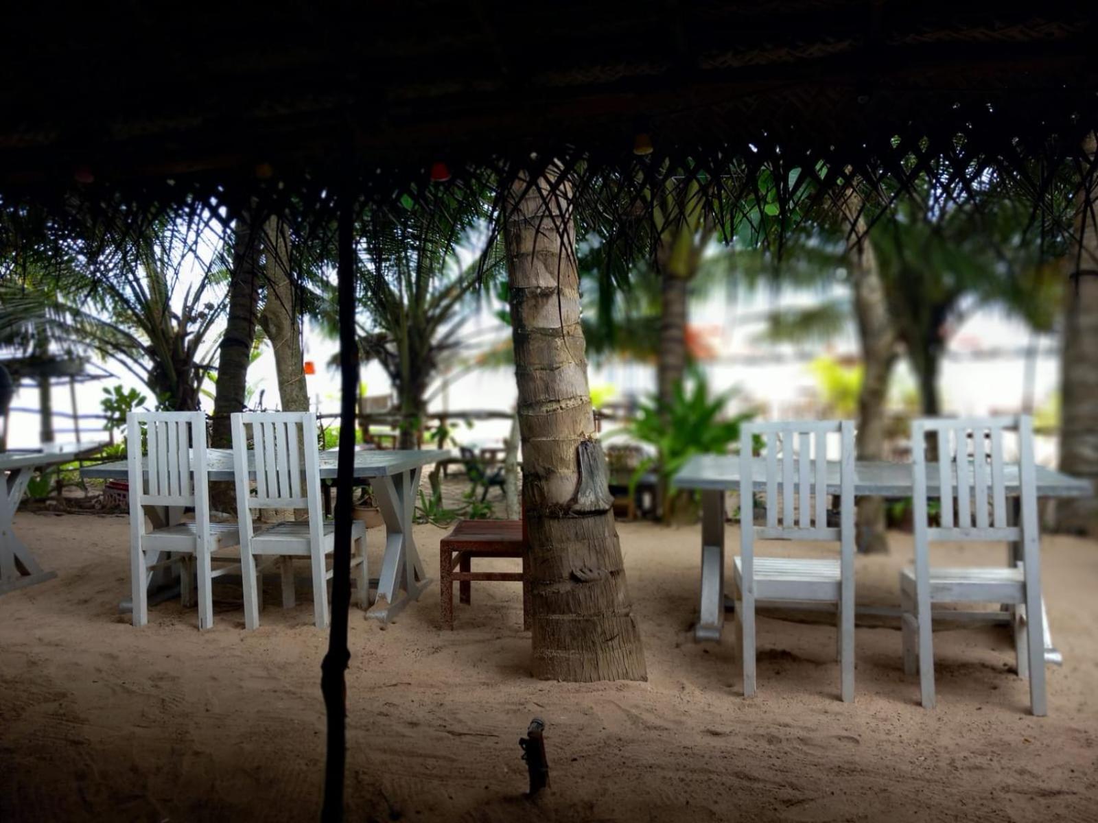 Blue Horizon Beach Hotel Tangalle Exterior photo
