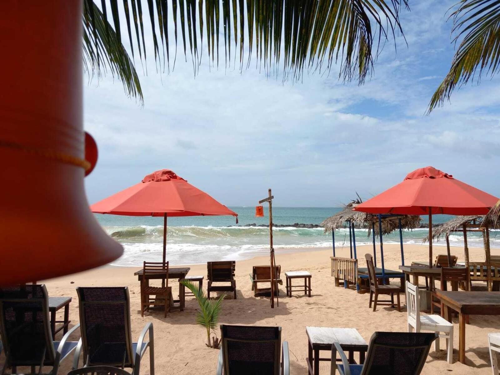 Blue Horizon Beach Hotel Tangalle Exterior photo