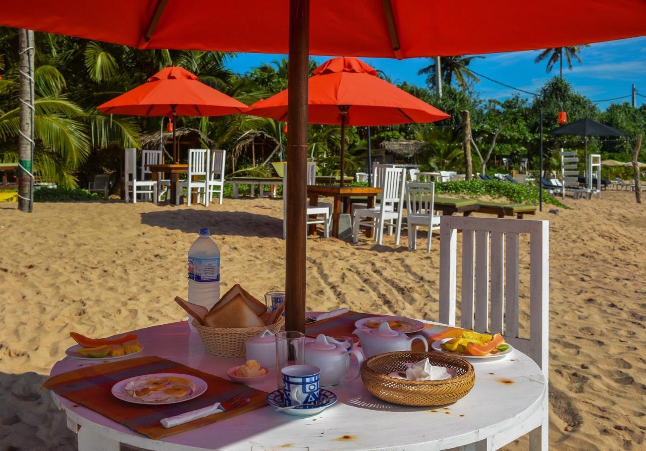 Blue Horizon Beach Hotel Tangalle Exterior photo